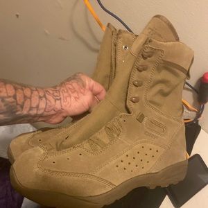 Mens size 10.5 tactical boot